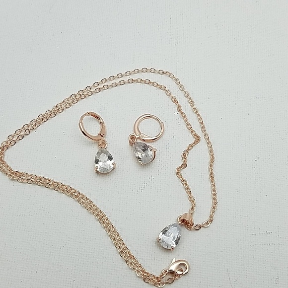 Rose Gold Tone 18" Necklace Earrings Set Clear - Picture 1 of 3